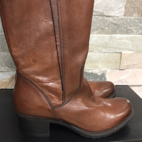 Clarks Maymie Stellar Knee High Boot (H79-P) - Picture 4 of 12